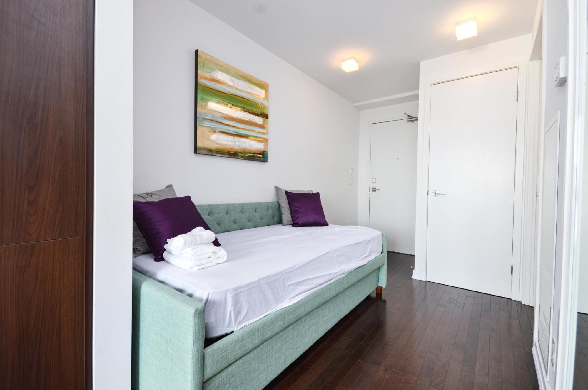 Downtown Toronto Condo Near Cn Tower, Scotiabank Arena, Rogers Centre, Union Station エクステリア 写真