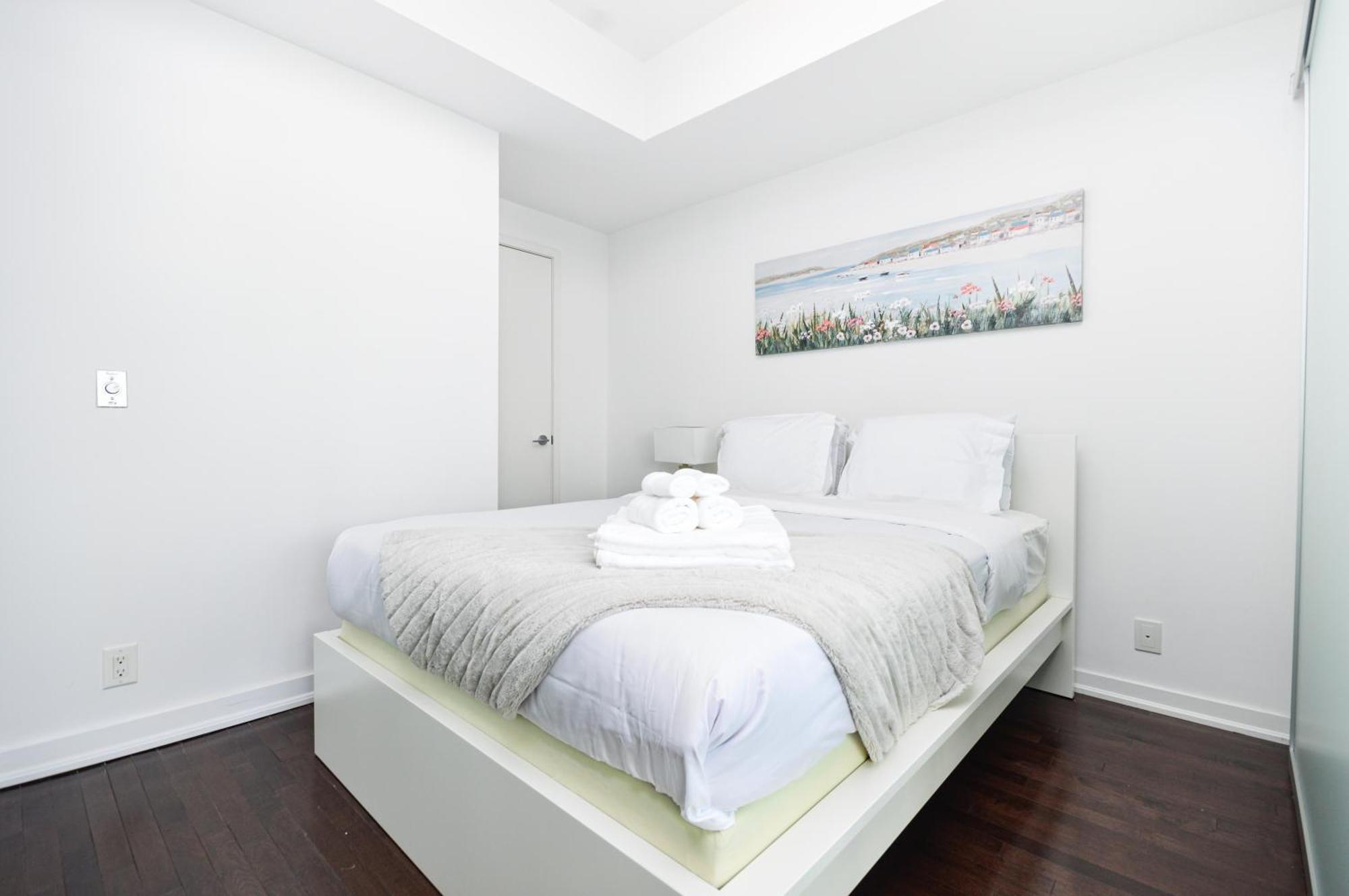 Downtown Toronto Condo Near Cn Tower, Scotiabank Arena, Rogers Centre, Union Station エクステリア 写真