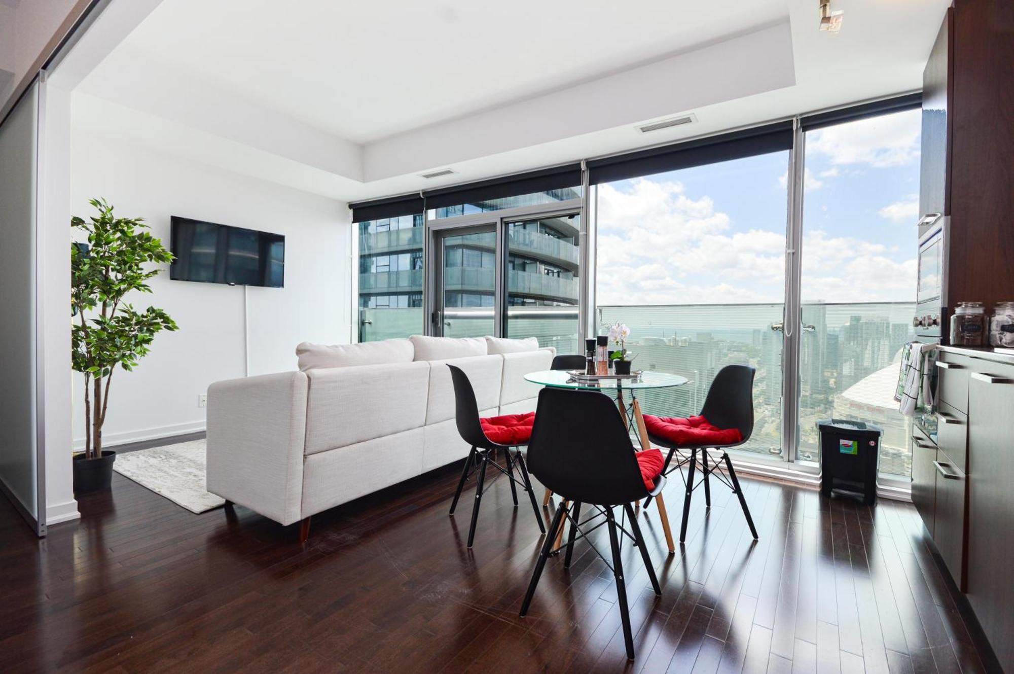 Downtown Toronto Condo Near Cn Tower, Scotiabank Arena, Rogers Centre, Union Station エクステリア 写真