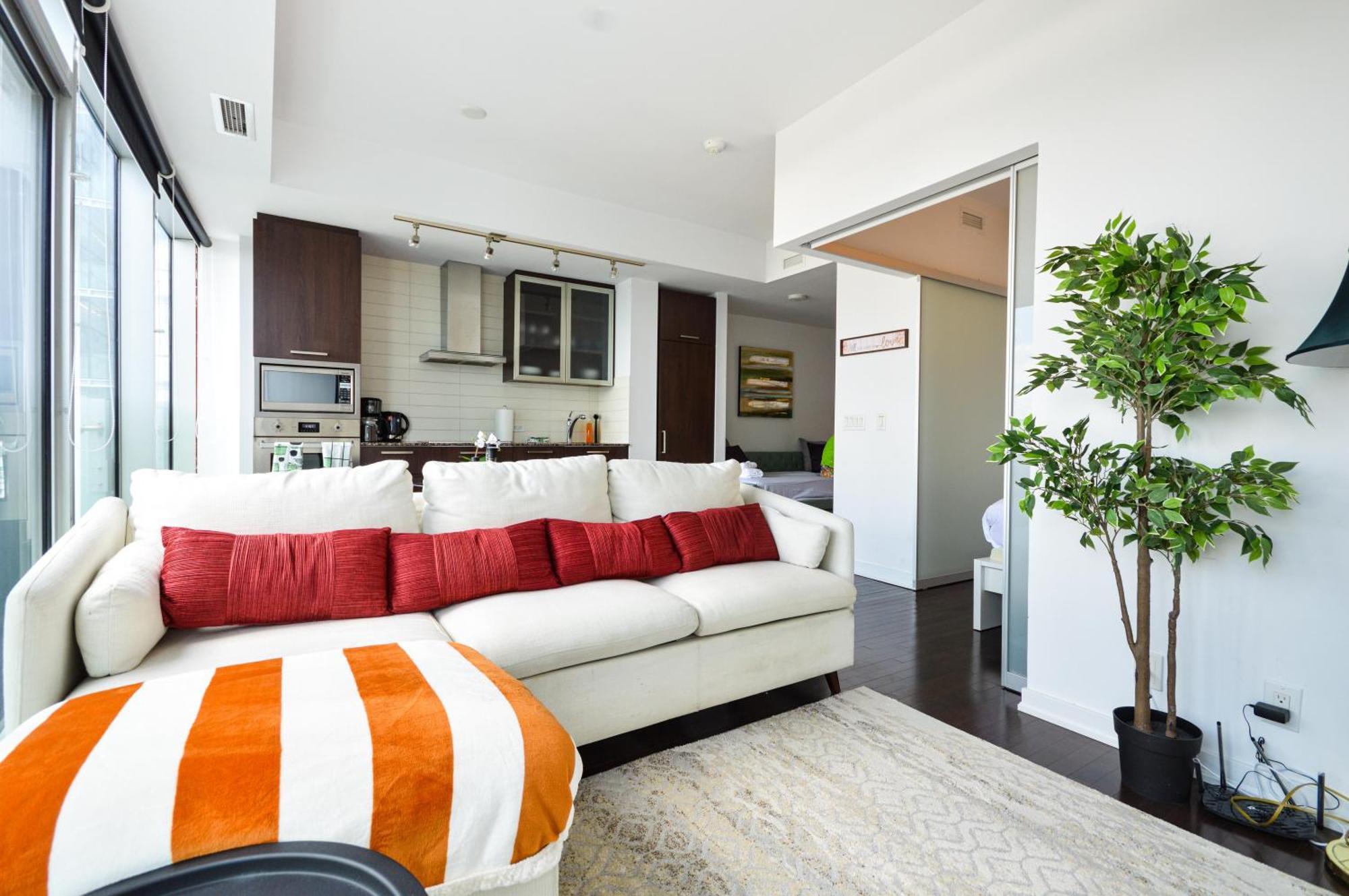 Downtown Toronto Condo Near Cn Tower, Scotiabank Arena, Rogers Centre, Union Station エクステリア 写真