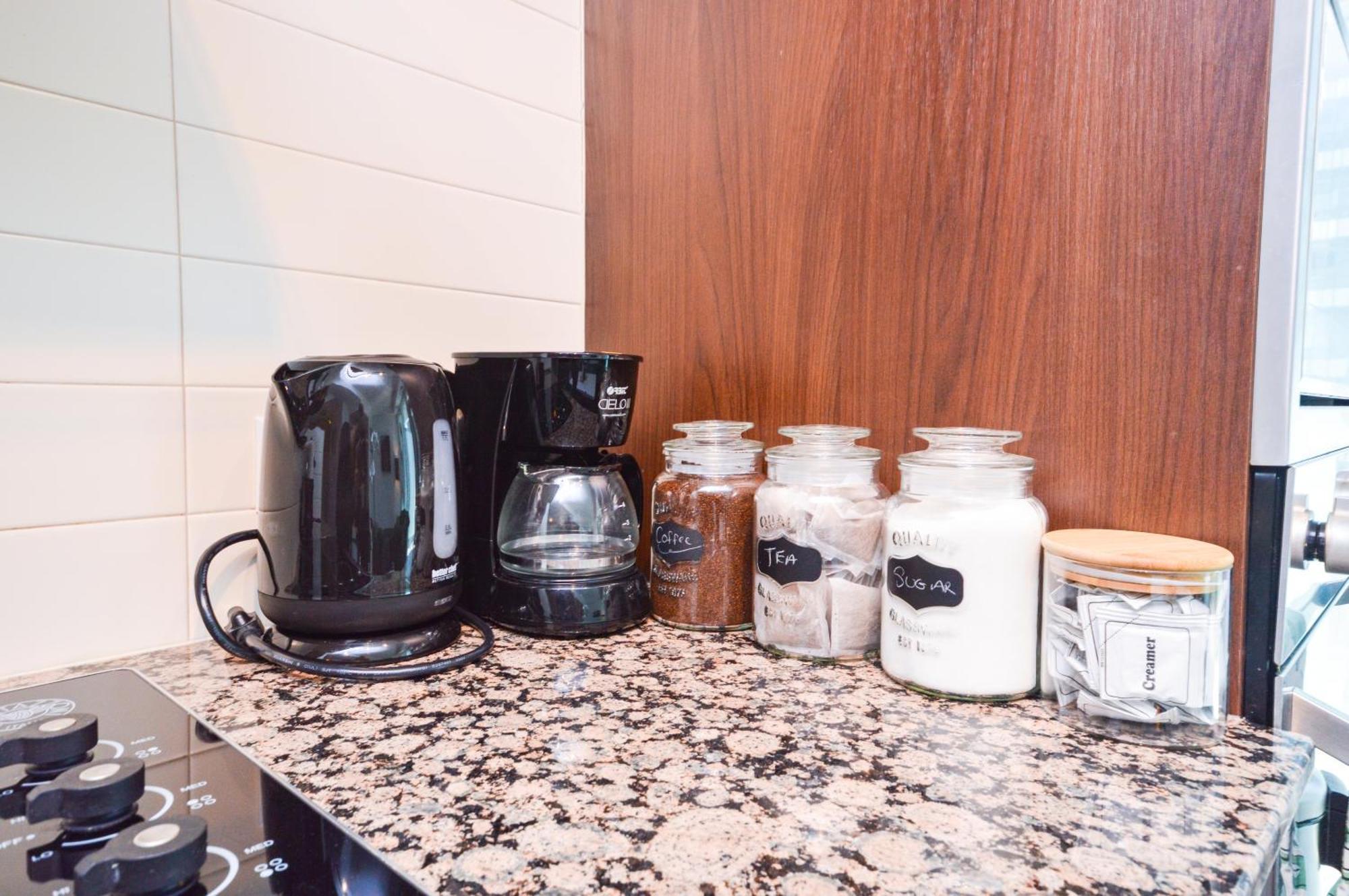 Downtown Toronto Condo Near Cn Tower, Scotiabank Arena, Rogers Centre, Union Station エクステリア 写真