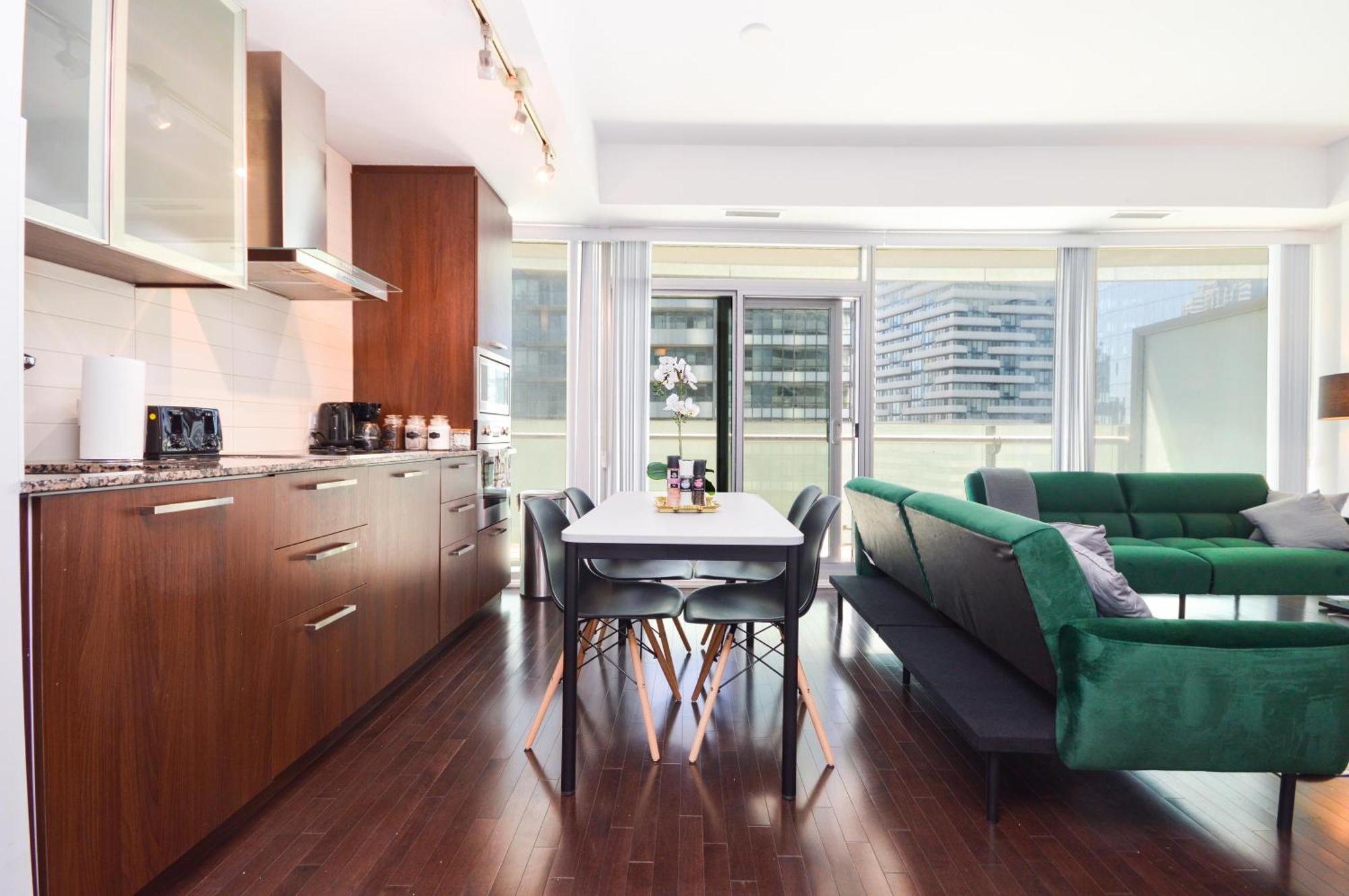 Downtown Toronto Condo Near Cn Tower, Scotiabank Arena, Rogers Centre, Union Station エクステリア 写真
