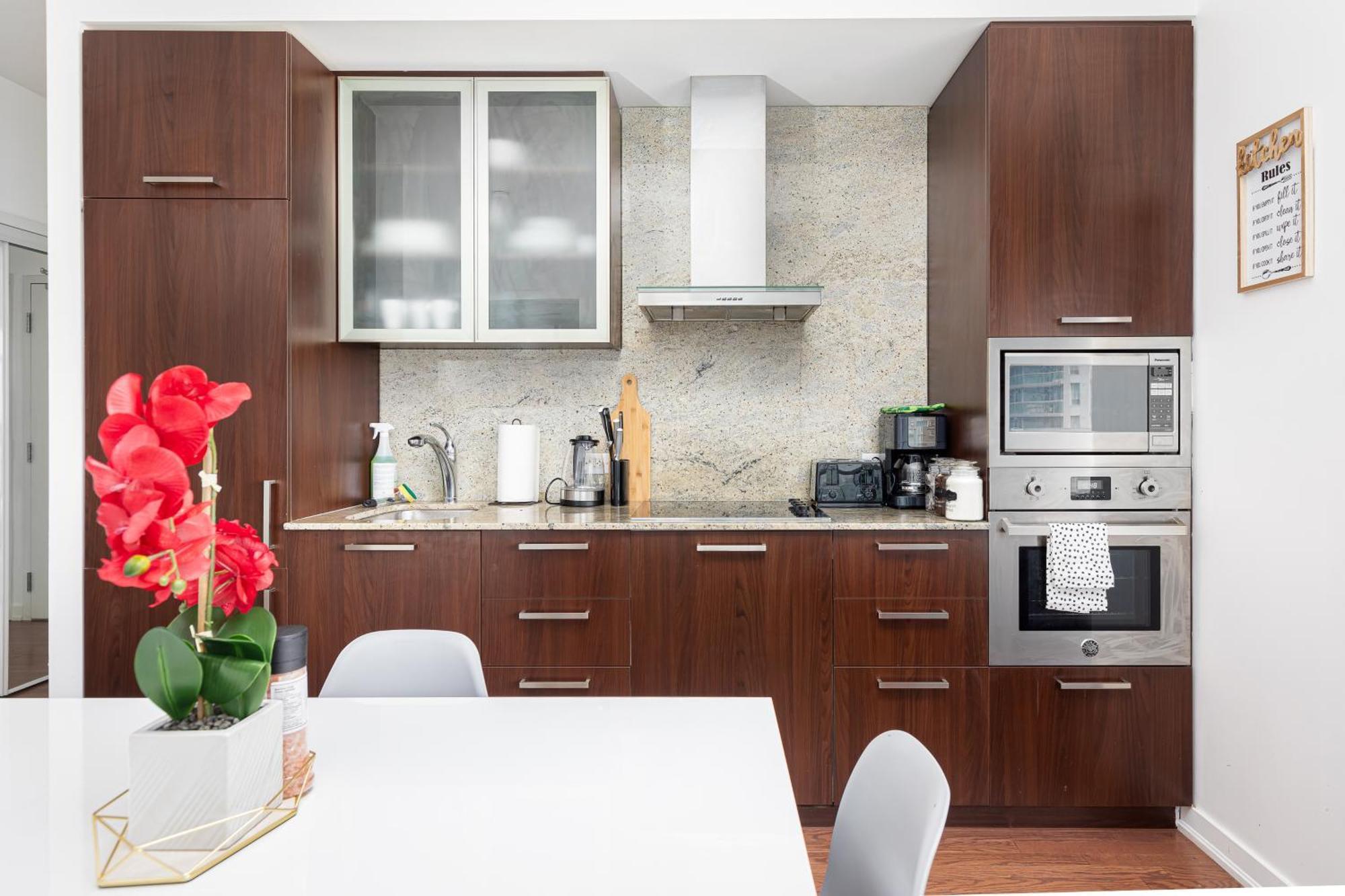 Downtown Toronto Condo Near Cn Tower, Scotiabank Arena, Rogers Centre, Union Station エクステリア 写真
