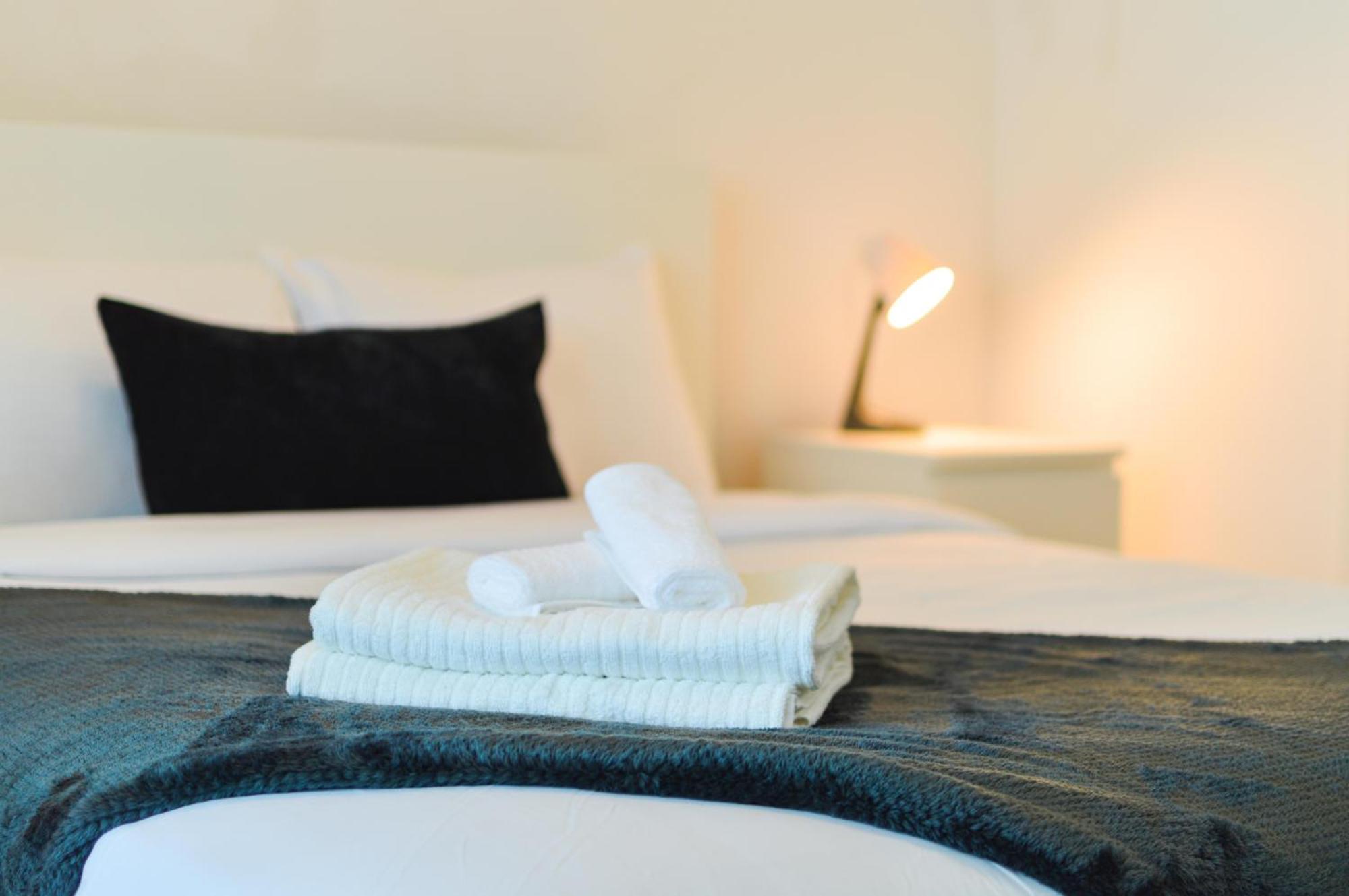 Downtown Toronto Condo Near Cn Tower, Scotiabank Arena, Rogers Centre, Union Station エクステリア 写真
