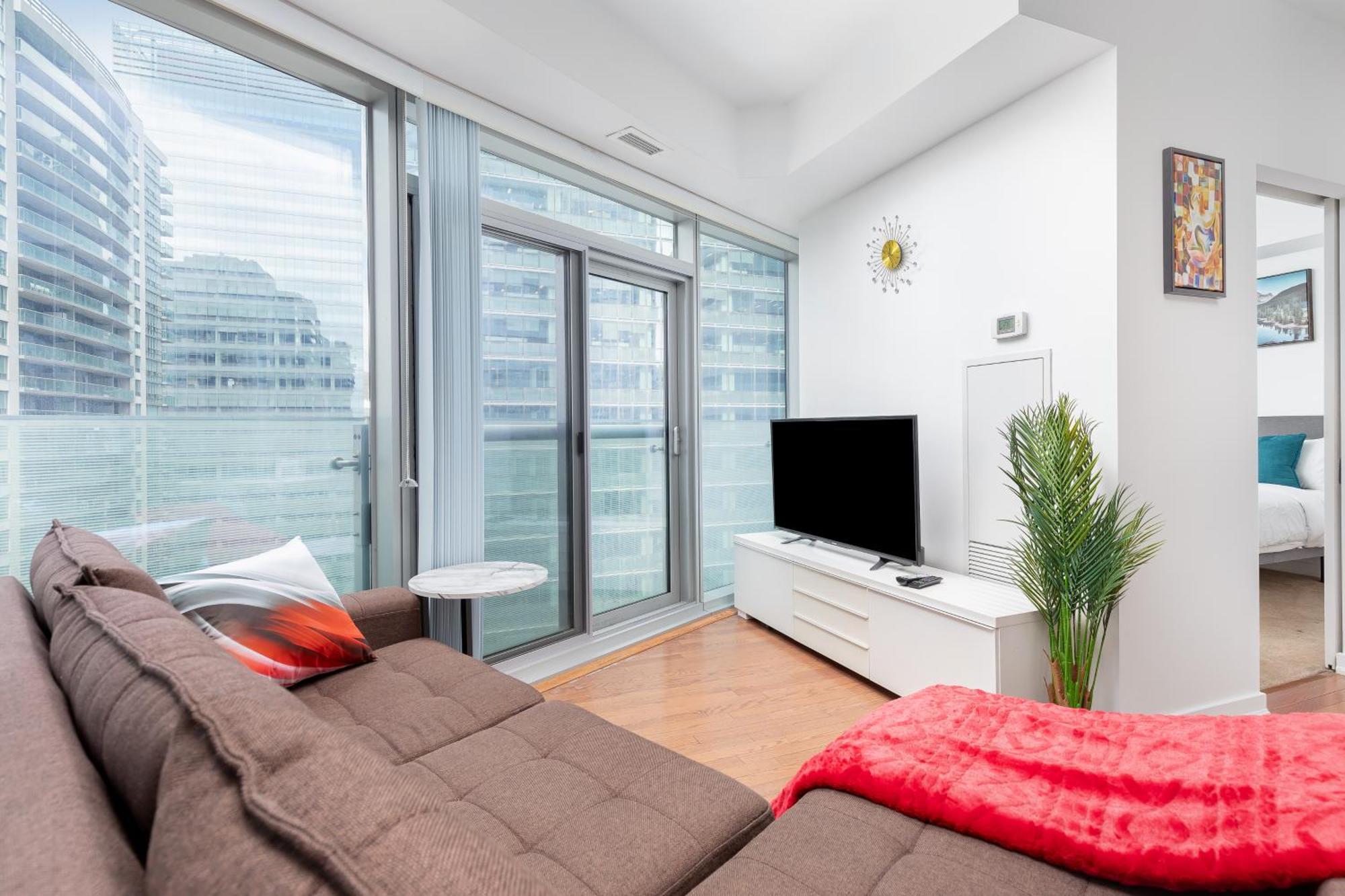 Downtown Toronto Condo Near Cn Tower, Scotiabank Arena, Rogers Centre, Union Station エクステリア 写真