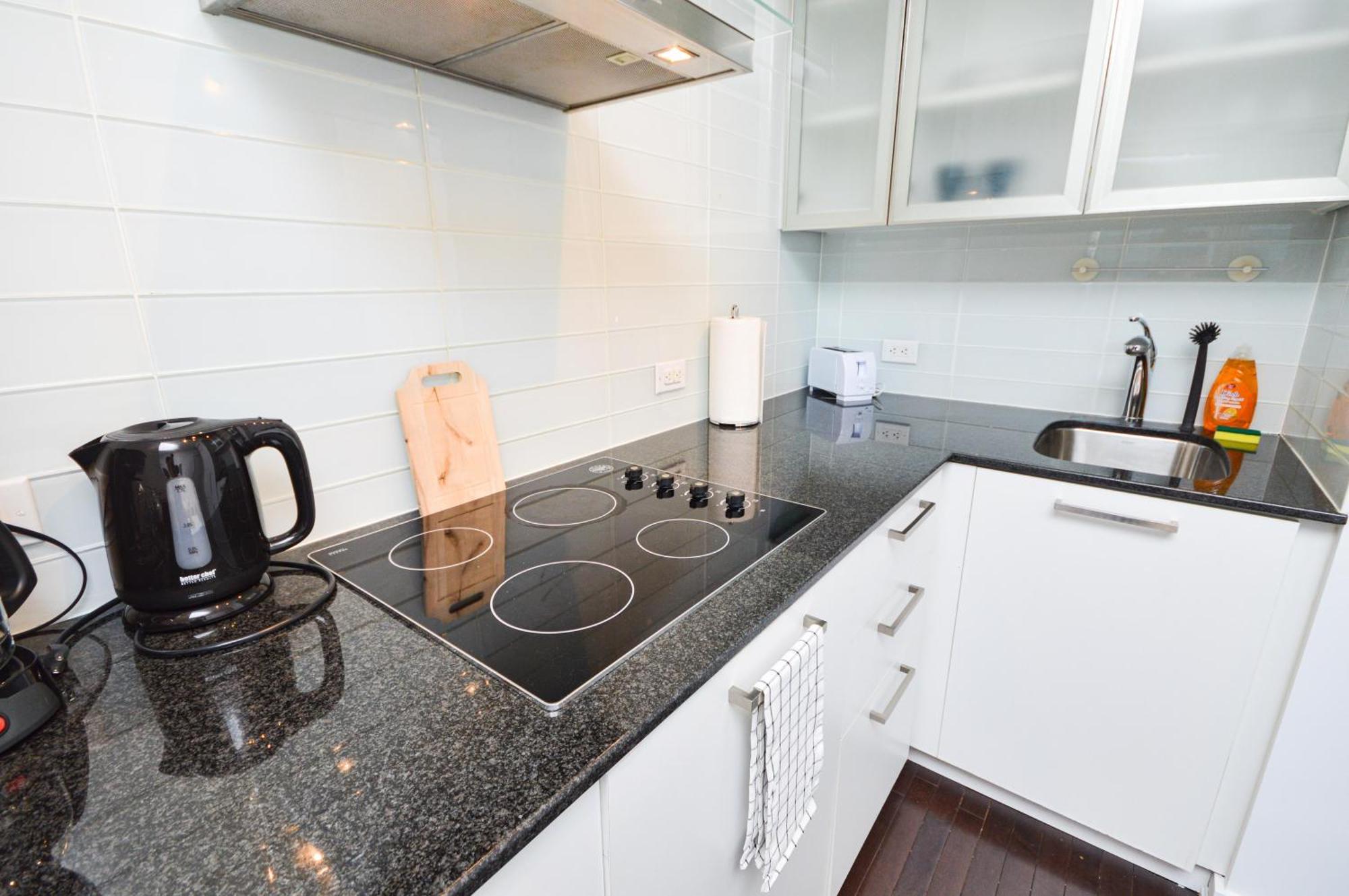 Downtown Toronto Condo Near Cn Tower, Scotiabank Arena, Rogers Centre, Union Station エクステリア 写真
