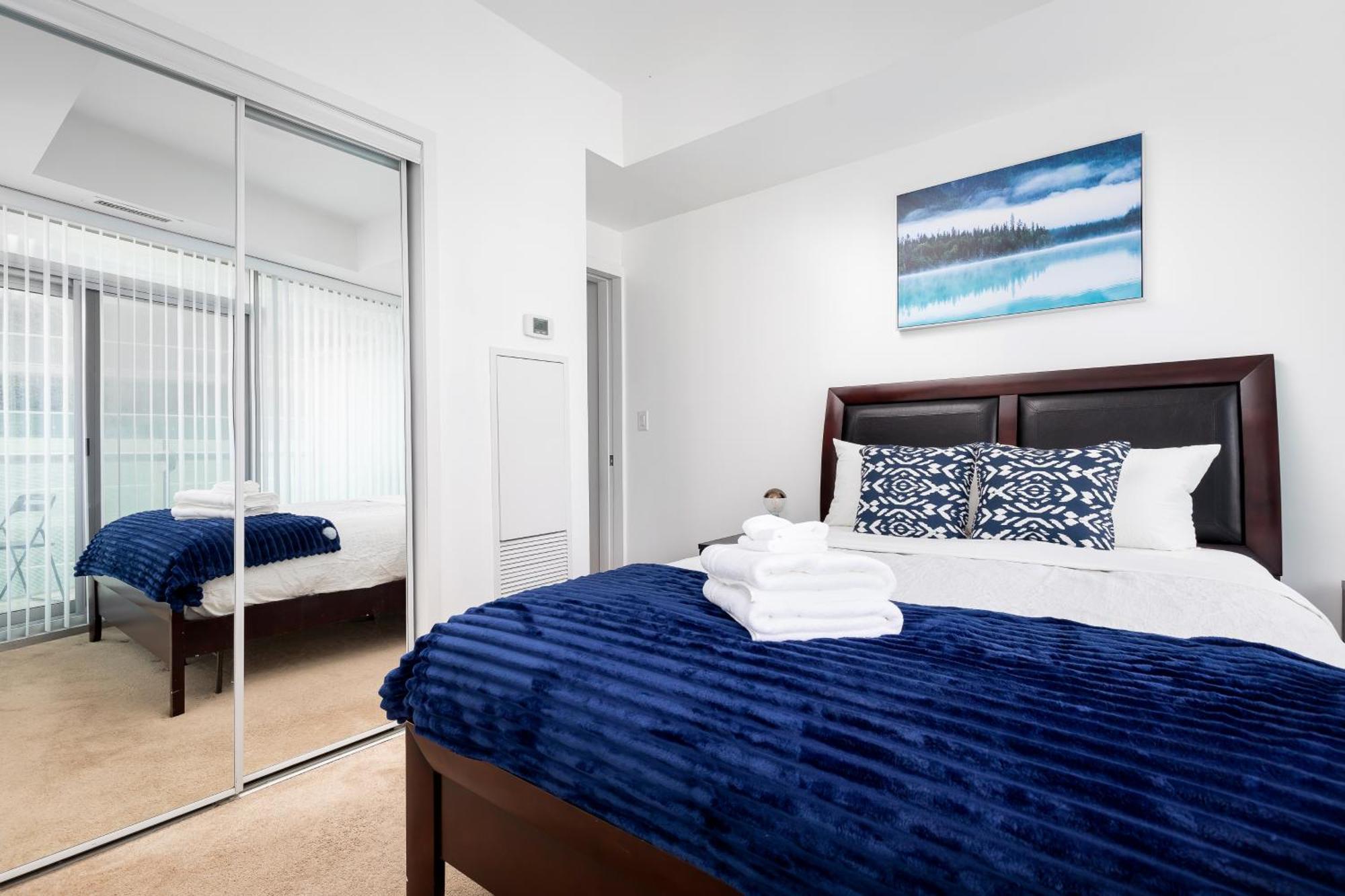 Downtown Toronto Condo Near Cn Tower, Scotiabank Arena, Rogers Centre, Union Station エクステリア 写真