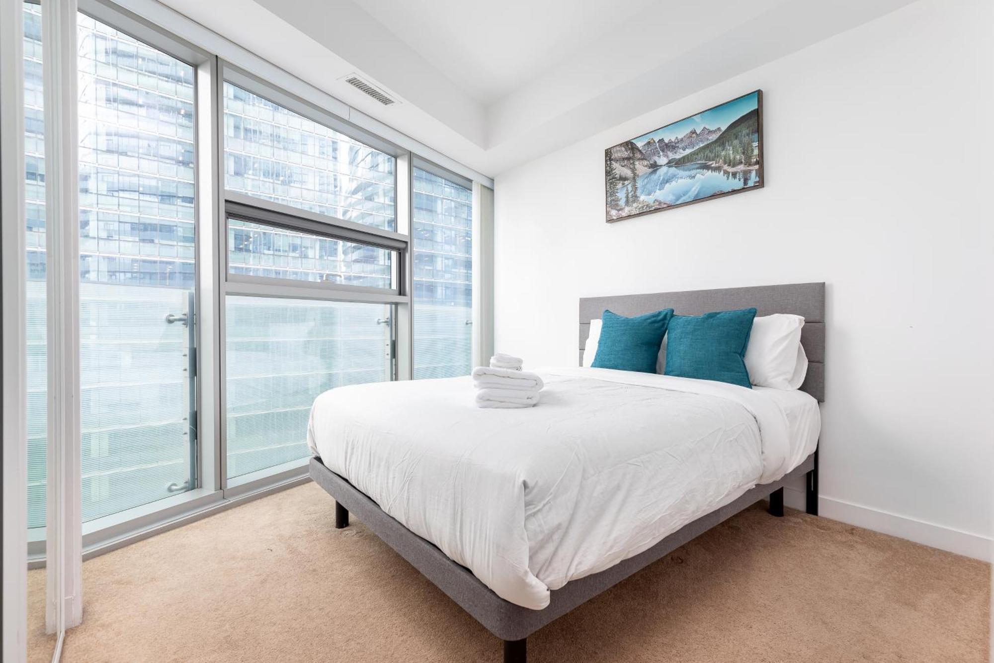 Downtown Toronto Condo Near Cn Tower, Scotiabank Arena, Rogers Centre, Union Station エクステリア 写真
